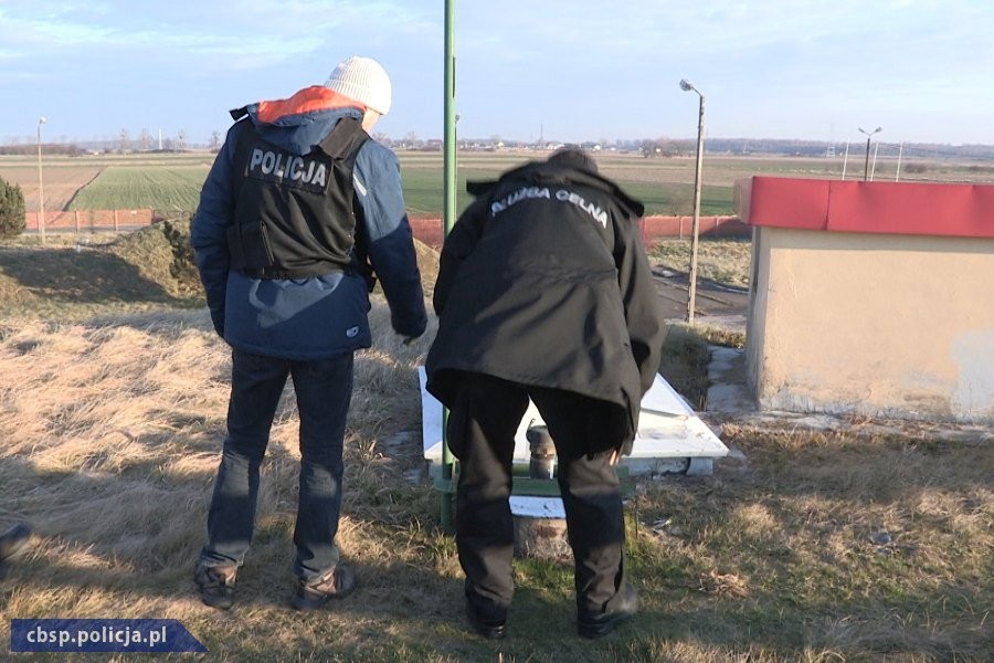 Rozbicie międzynarodowej grupy nielegalnie obracającej paliwami