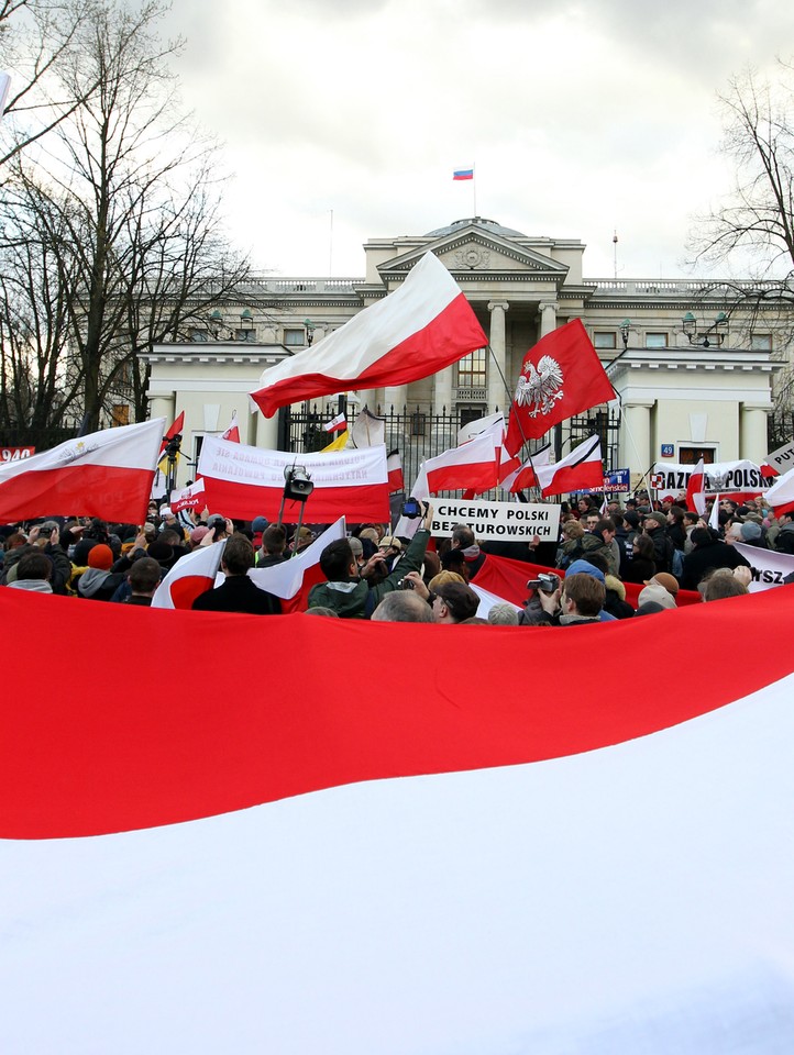 WARSZAWA DEMONSTRACJA PRZED AMBASADĄ ROSYJSKĄ