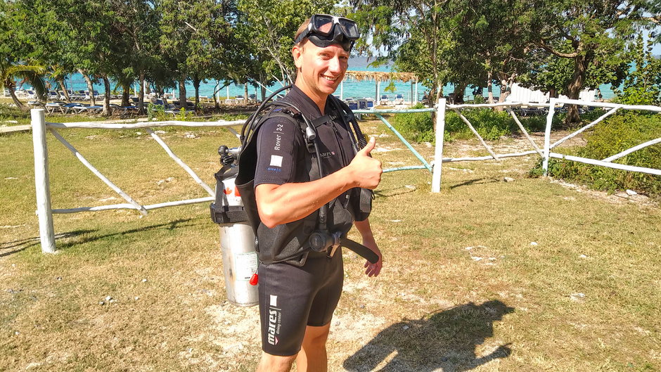 Przygotowany do nurkowania na Kubie