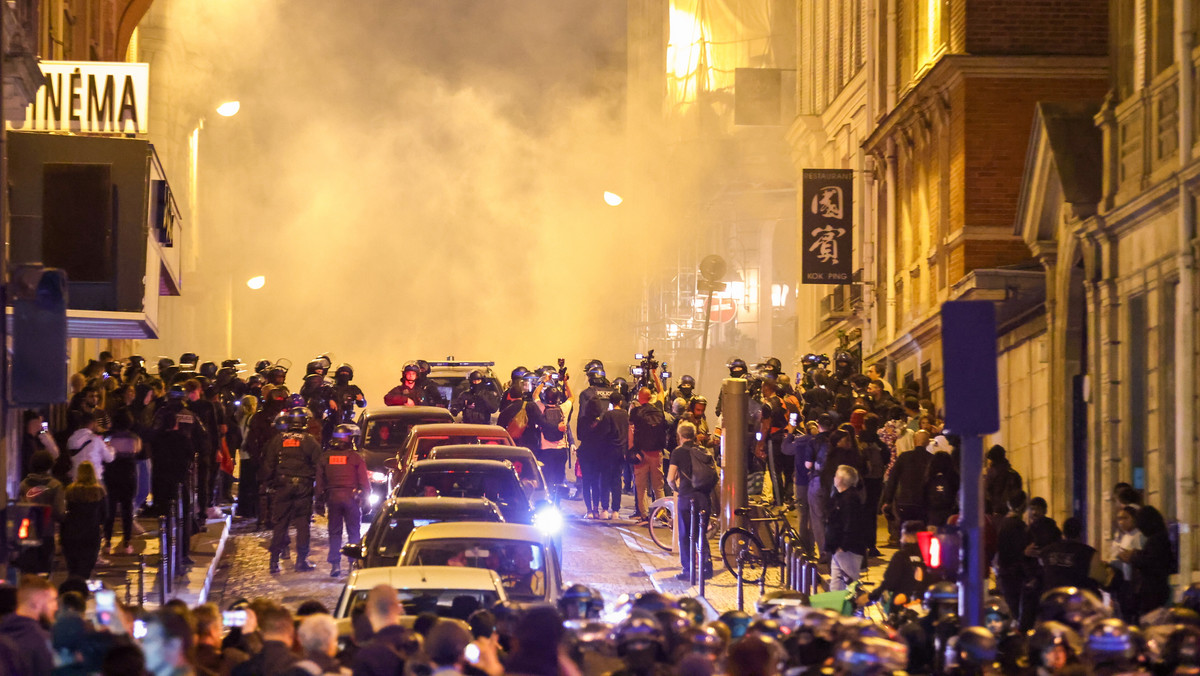 Zamieszki we Francji. Fala przemocy i wściekłości w mieście