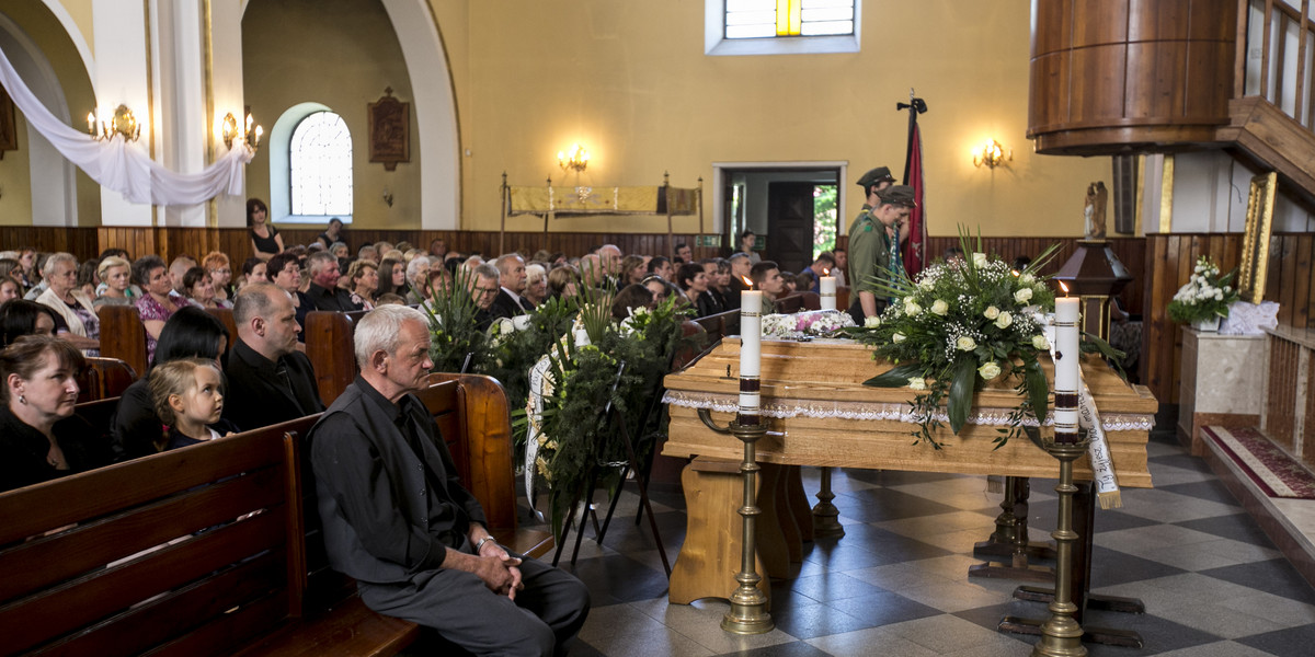 Pogrzeb matki i córki rozjechanych przez pijanego kierowcę.