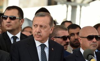 Erdogan nie chce stać się czarną owcą w NATO [WYWIAD]