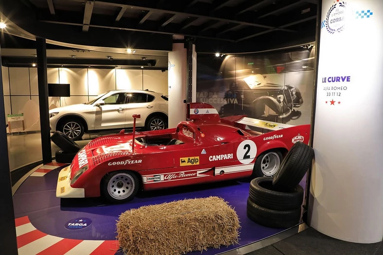 Wystawa w Paryżu  – Alfa Romeo 33 TT 12