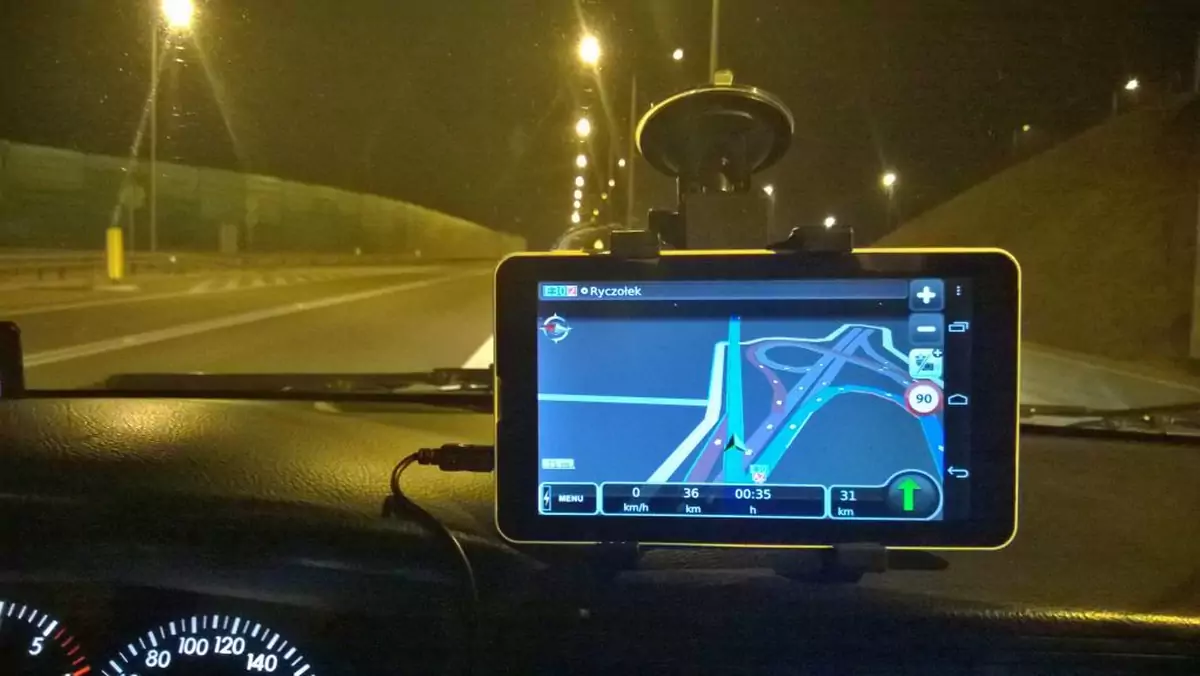 Tablet SmartTAB 4G jako nawigacja samochodowa? Dlaczego nie?