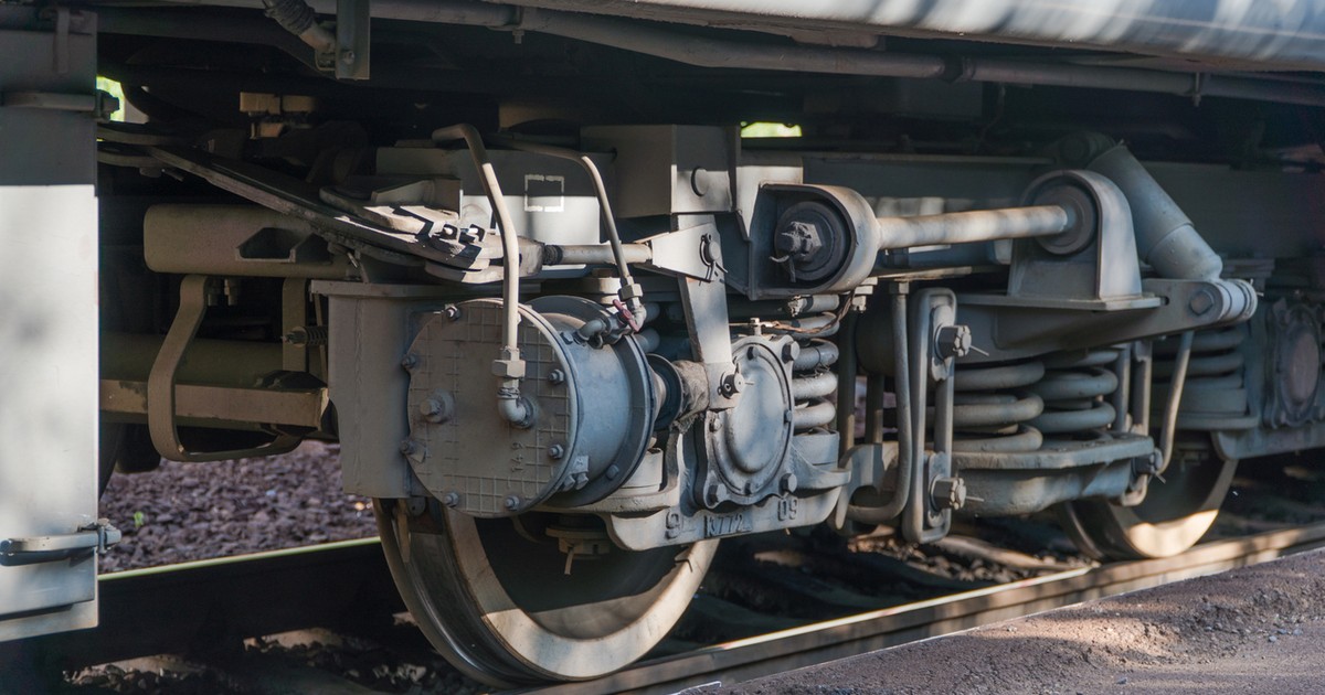 Autóval ütközött az InterCity Ceglédnél, mindkét jármű kigyulladt – Két ember meghalt