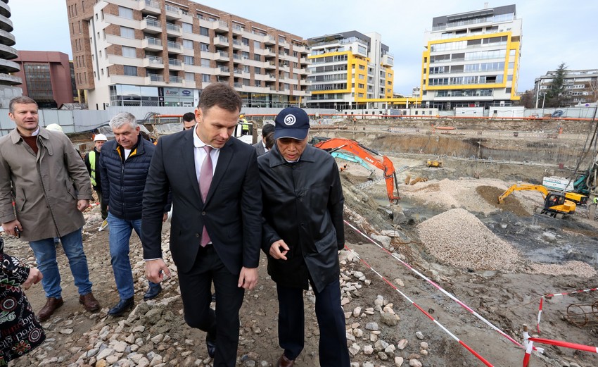 Siniša Mali i Li Mančang 