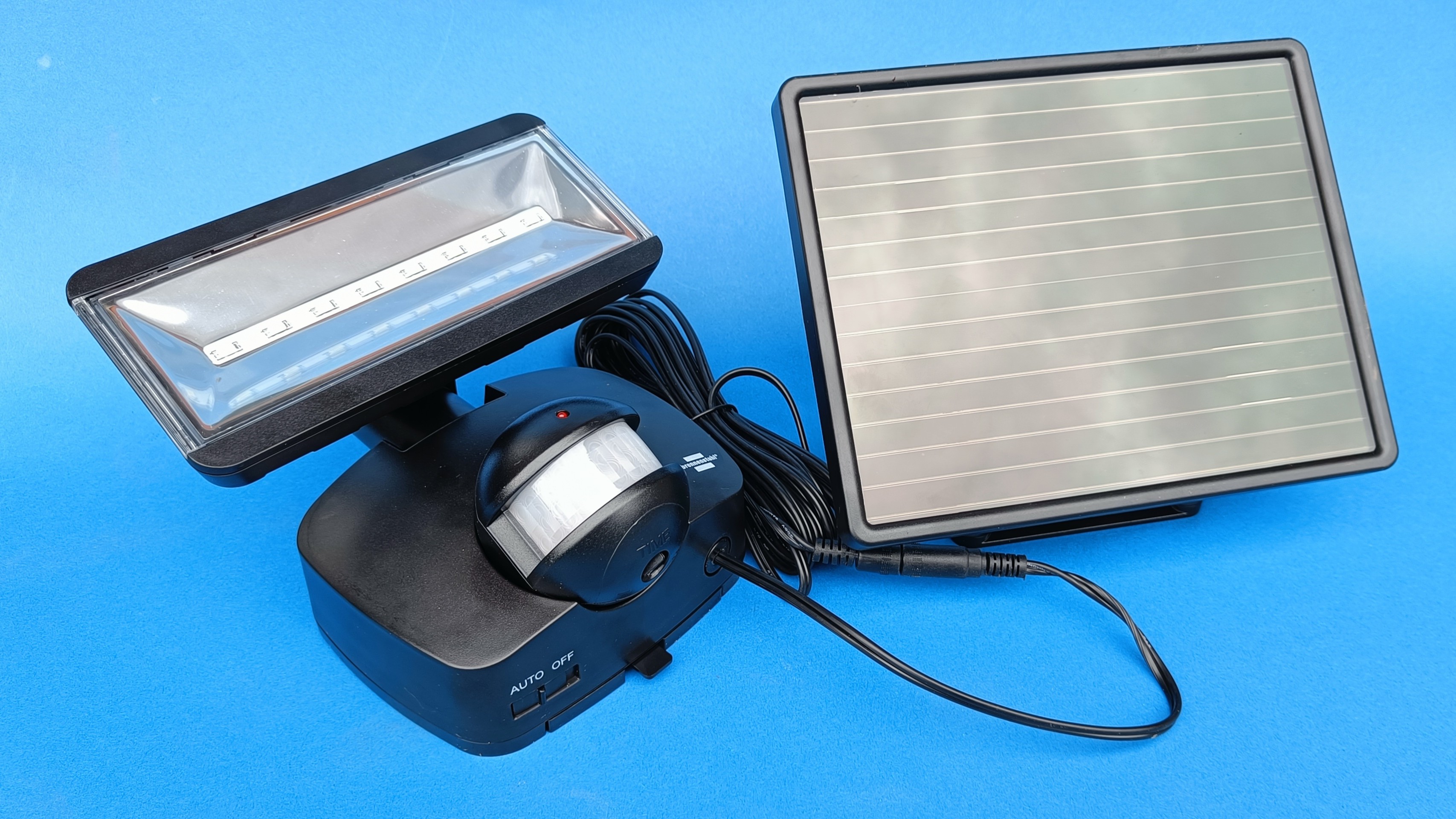 Brennenstuhl SOL 800 mit Sensor im Test