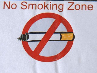 Protest właścicieli barów przeciwko zakazowi palenia w Hiszpanii