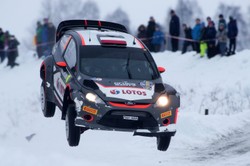 Rajd Szwecji: Sołowow 12., Kubica 16., liderem Neuville