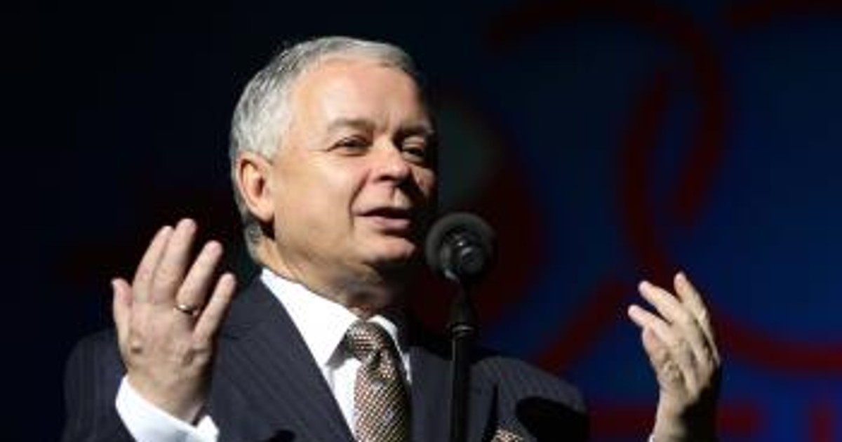 "Izwiestija": Lech Kaczyński winny Smoleńska