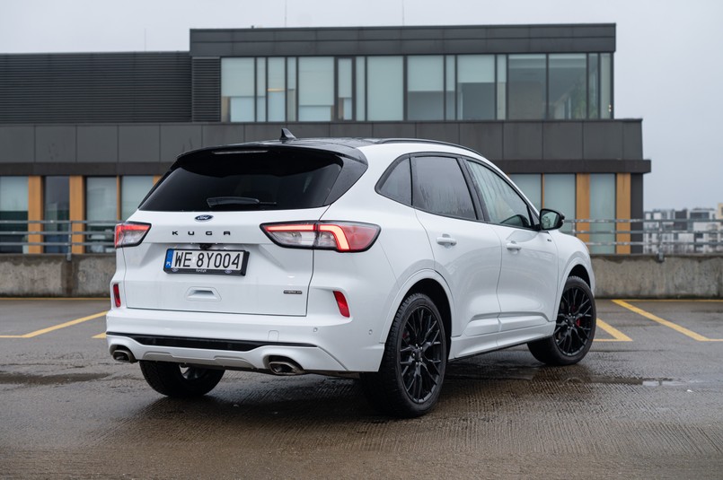 Toyota RAV4 Hybrid vs Ford Kuga Hybrid