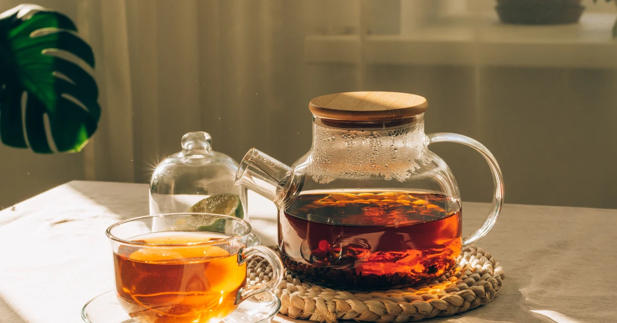 To się dzieje z organizmem, gdy rano pijesz czarną herbatę. Kiedy pić czarną herbatę?