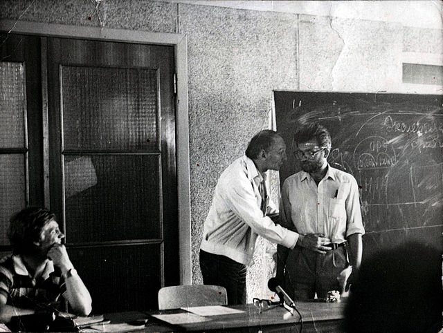 Gieorgij Szczedrowicki (stoi w środku) podczas kursu pedagogicznego dla inżynierów energetyków. ZSRR, 1988 r.