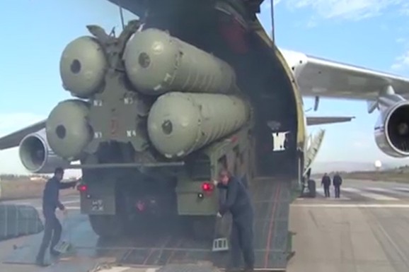 DRONOVI OPKOLILI JUG RUSIJE Ukrajinci žestoko udarili na ruski S-400: Pogođena i tri broda "flote u senci"