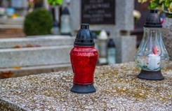 Rząd zamknął cmentarze na Wszystkich Świętych. Burza w internecie