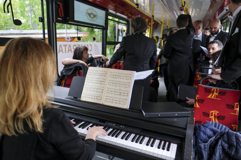 Katowice. Arie Moniuszki w tramwaju linii 43