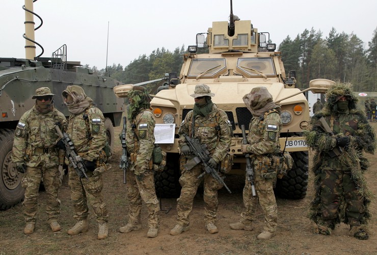 Polscy żołnierze podczas ćwiczeń wojskowych 'Dragon-15' <br><br><br>fot. (mgo) PAP/Tomasz Waszczuk