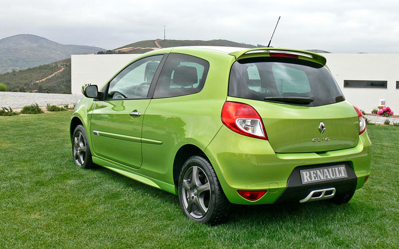 Renault: nowe Clio wkracza do salonów w Polsce (ceny)