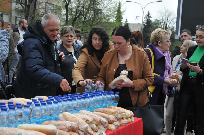 Doručak i protest na parkingu u Banjaluci