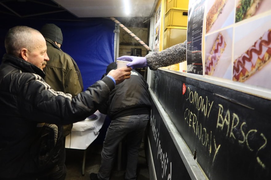 Akcja pomocowa Food & Life prowadzona we współpracy ze stowarzyszeniem Klika. 