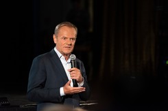 'Jedna z największych manifestacji w ostatnich latach w Europie'. Tusk: To nie jest marsz żadnej partii