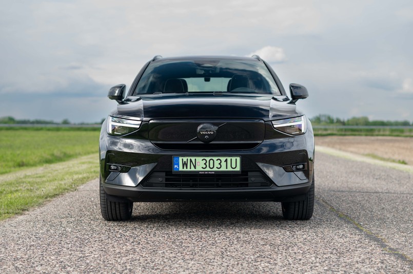 Volvo EX40 Performance Black Edition