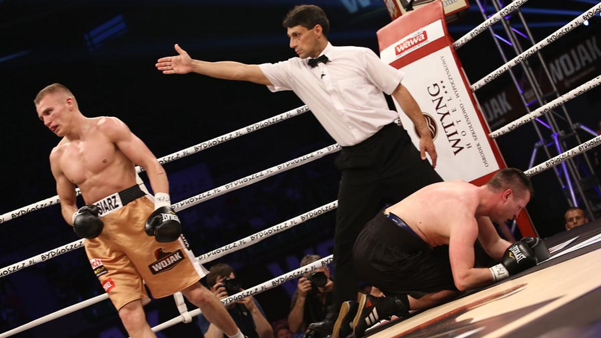 W pojedynku kategorii półśredniej Przemysław Runowski (3-0, 1 KO) znokautował w trzeciej rundzie Aleksandra Abramienkę (17-35-1, 6 KO). Polak wysoko wygrywał na punkty do momentu przerwania walki.