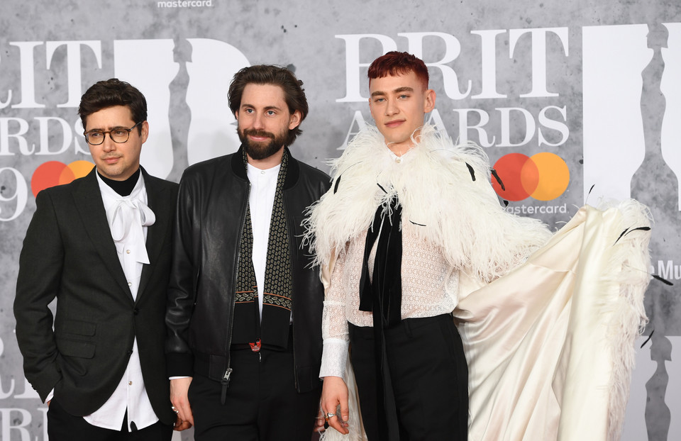 Brit Awards 2019: Years & Years (Emre Tuerkmen, Mikey Goldsworthy i Olly Alexander) na czerwonym dywanie