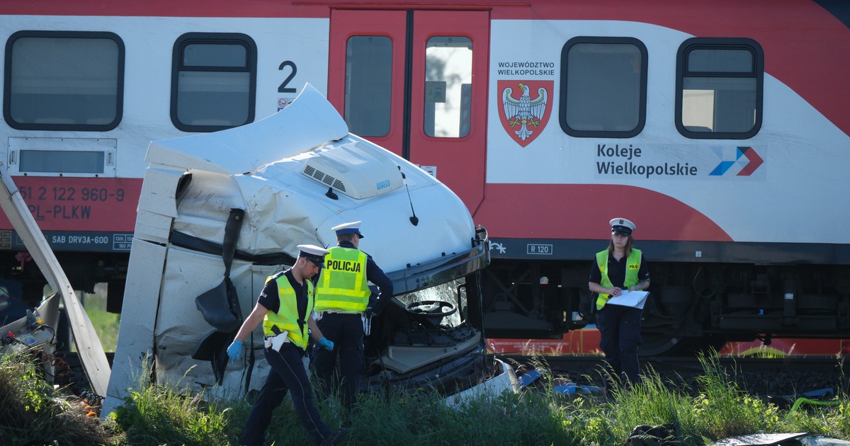 Tragedia w Garbatce: Pociąg zderza się z tirem