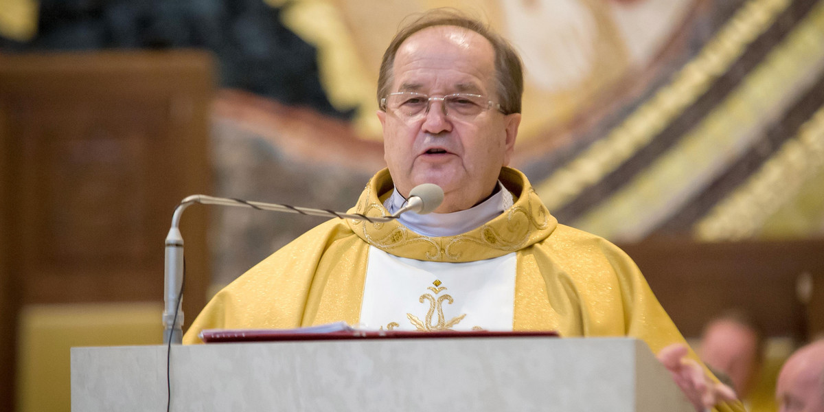 Ojciec Rydzyk rekomenduje dzieciom kontrowersyjną książkę