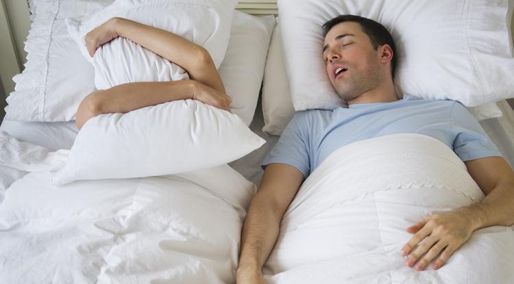 A horkolás jelentősen rontja az alvás minőségét Fotó: Getty Images