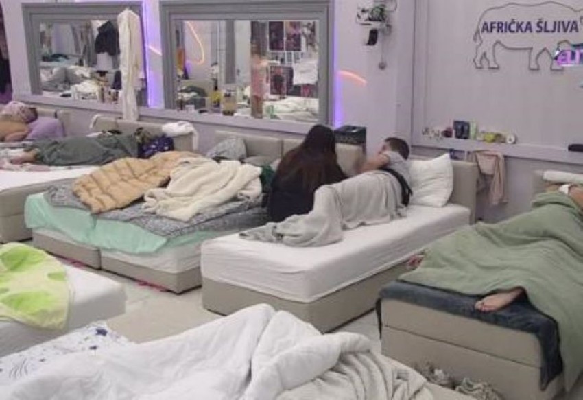 Jelena nasrnula na Ivana