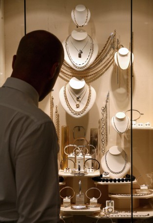 Luksusowe kosmetyki sprzedają się gorzej