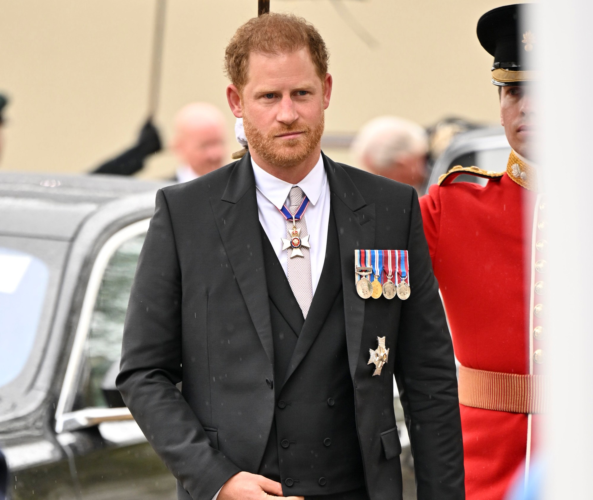 Princ Harry na korunovácii.