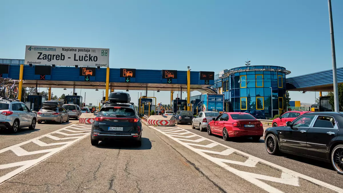 Bramki na autostradzie w Chorwacji - zdjęcie ilustracyjne