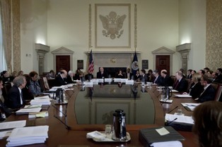 Rybiński: Polityka pieniężna jak krzesło elektryczne