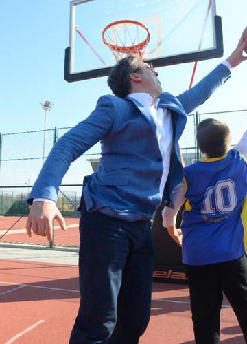 Okršaj Vučića s detetom na basketu je tužna metafora Srbije - Noizz
