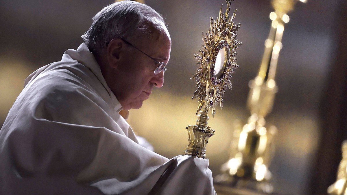 Papież Franciszek użył zaskakującego porównania. "Nie mogę wybrać strony"