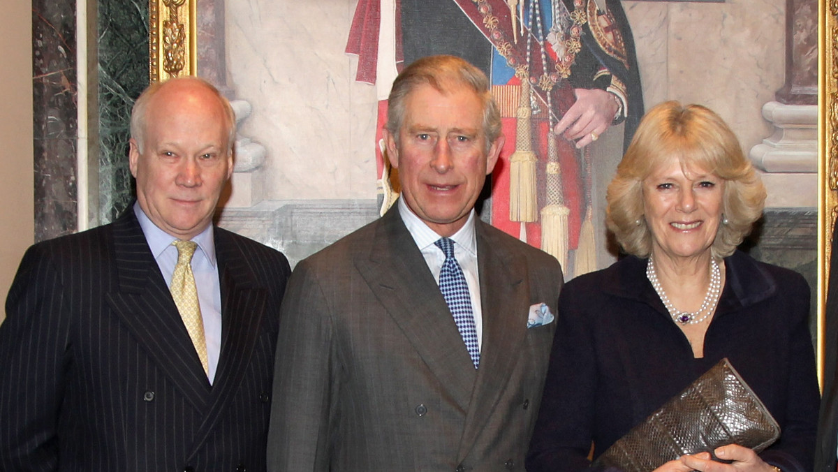 W jaki sposób Richardowi Stone'owi udało się zostać naczelnym portrecistą brytyjskiego dworu i zdobyć zaufanie rodziny królewskiej? — Nie brudzę farbami dywanów i nie plotkuję — mówi artysta.
