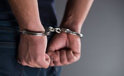 18-latek dźgnął nożem w plecy 19-latka. Usłyszał zarzut