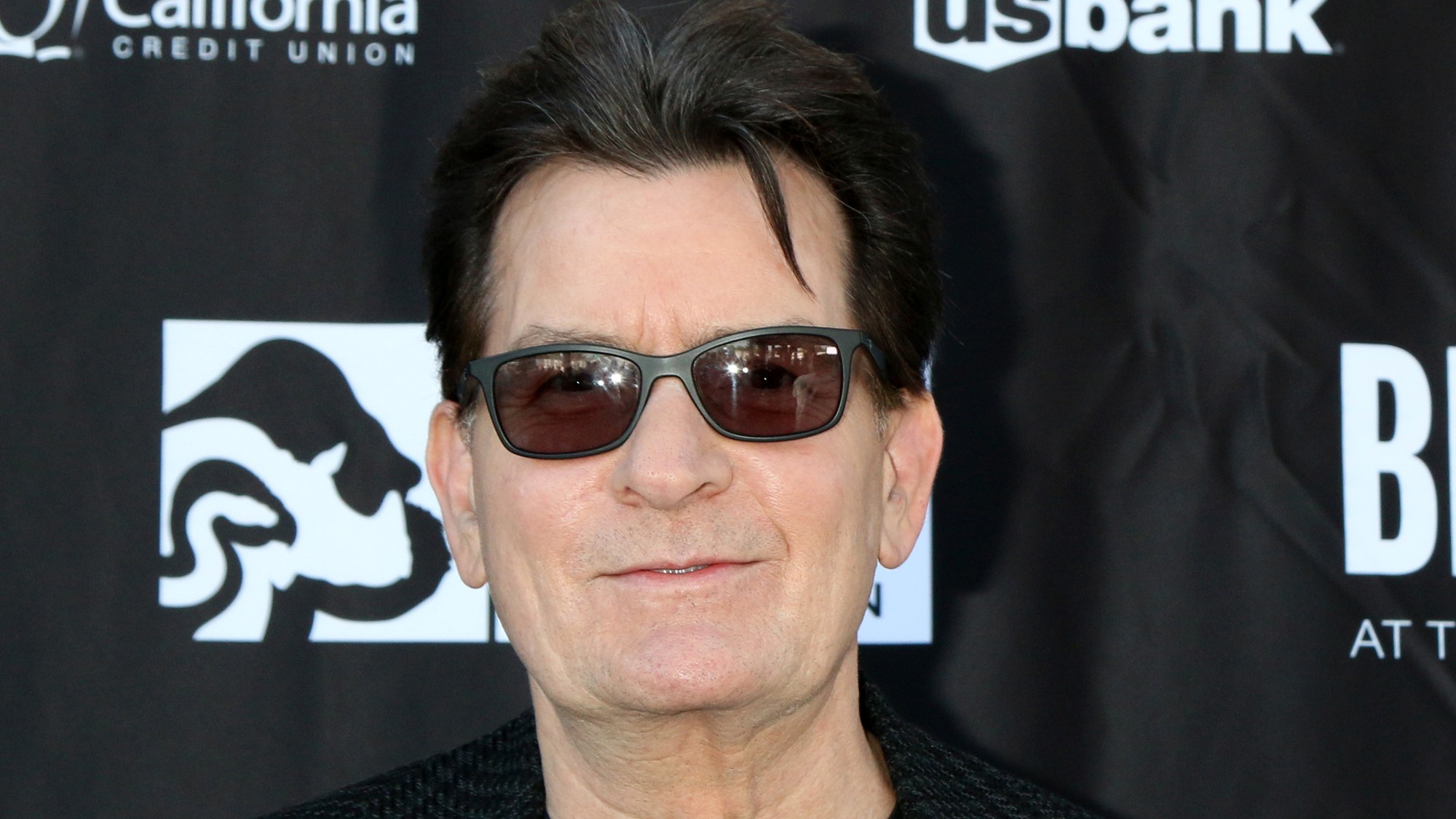 Z ktorej drogy mal Charlie Sheen strach?