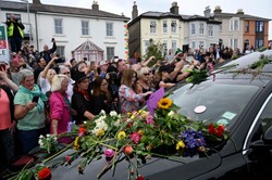Tysiące osób pożegnały zmarłą piosenkarkę Sinead O'Connor