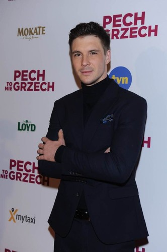 Mikołaj Roznerski na premierze filmu 'Pech to nie grzech' 17 grudnia 2018