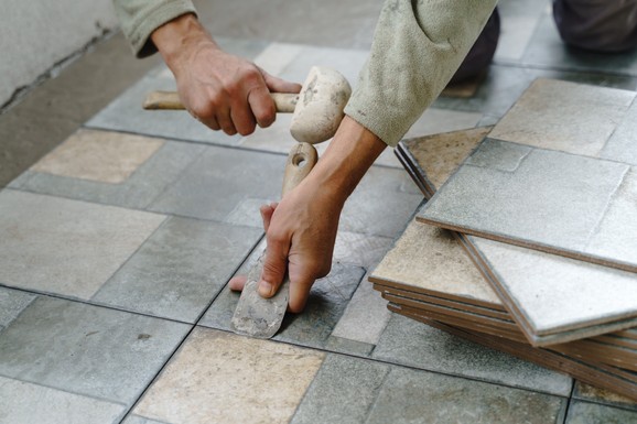 Renovirali KUĆU NA SVOJU RUKU, pa završili na sudu i morali da PLATE VIŠE NEGO ŠTO SU DOBILI! Odluka koja može promeniti tržište nekretnina