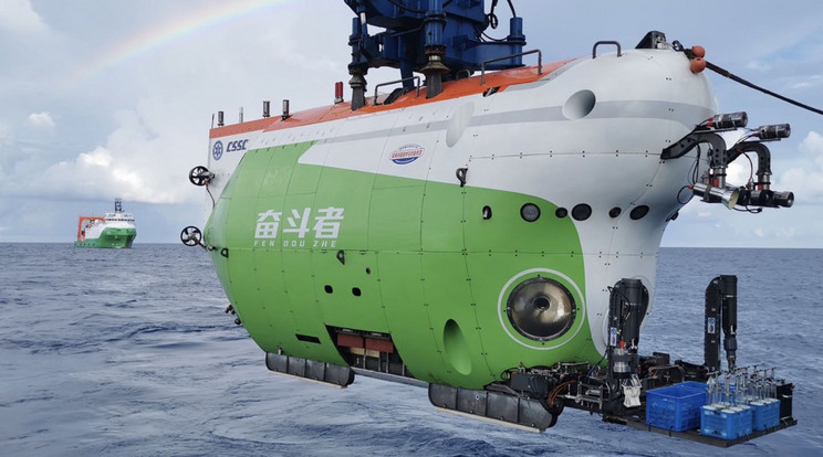 Egy tipikus mélytengeri merülőhajó. A kínai Fendouzhe nevű tengeralattjáró a Mariana-árokban 10 909 méter mélyre merült. / Fotó: NorthFoto