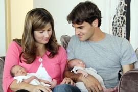 Sinovi Rodžera Federera sad su ODRASLI DEČACI i ljudi ne mogu da skinu pogled s njih: Visoki su na tatu i likom BAŠ PODSEĆAJU NA NJEGA, samo plave kose VIŠE NEMA