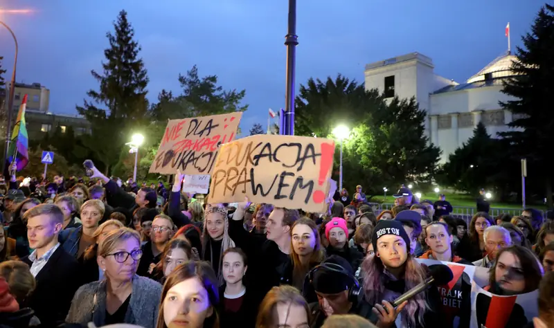 Jesień średniowiecza fot. Piotr Molecki/East News