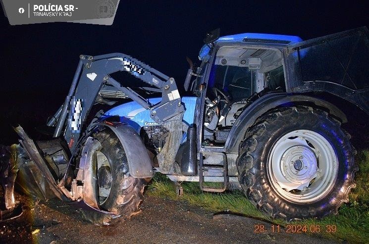 Vodič auta sa zranil pri zrážke s traktorom.