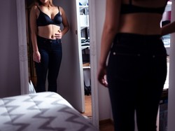 Zabójcze ideały i wzorce... Badanie pokazało, jak ogromny problem z poczuciem kobiecości mają Polki