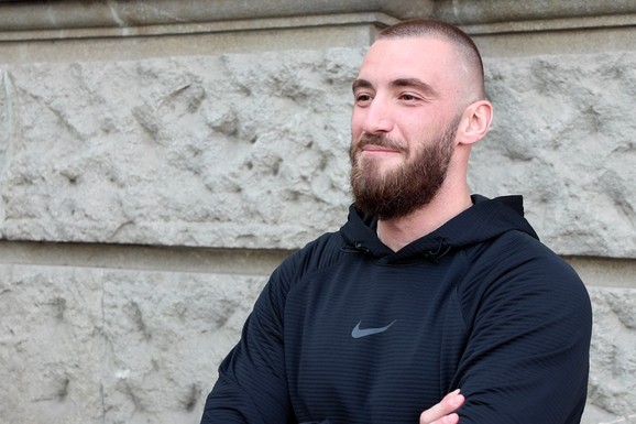 MENSUR AJDARPAŠIĆ ULAZI U RIJALITI! Odustao od Elite 10, pa prihvatio drugu ponudu i 50.000 evra: Zvanično je potvrđeno